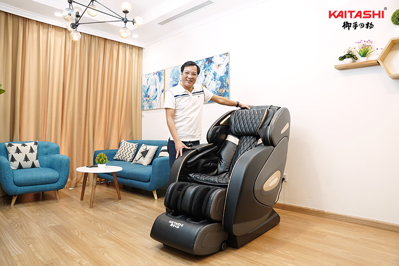 NSND Trọng Trinh tin tưởng sử dụng ghế massage Kaitashi KS-650 Plus