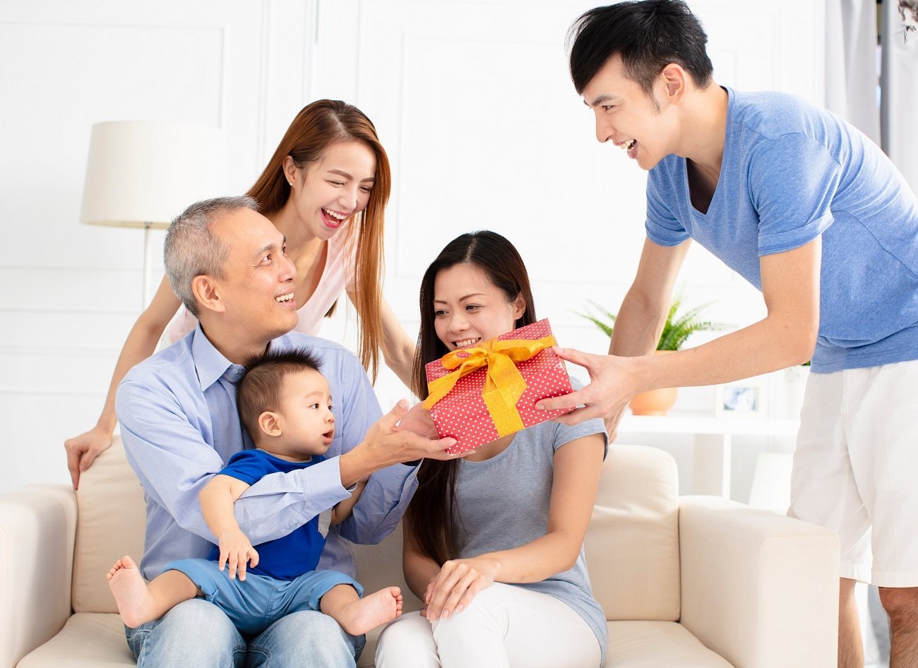 Vì sao nên chọn máy massage làm quà tặng cho cha mẹ, ông bà vào các dịp quan trọng?